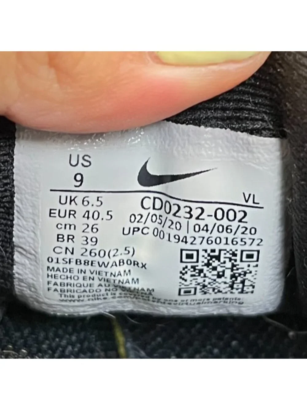 Nike Quest 3 Womens Size 9 Black White Athletic Running Walking Shoes Sneakers